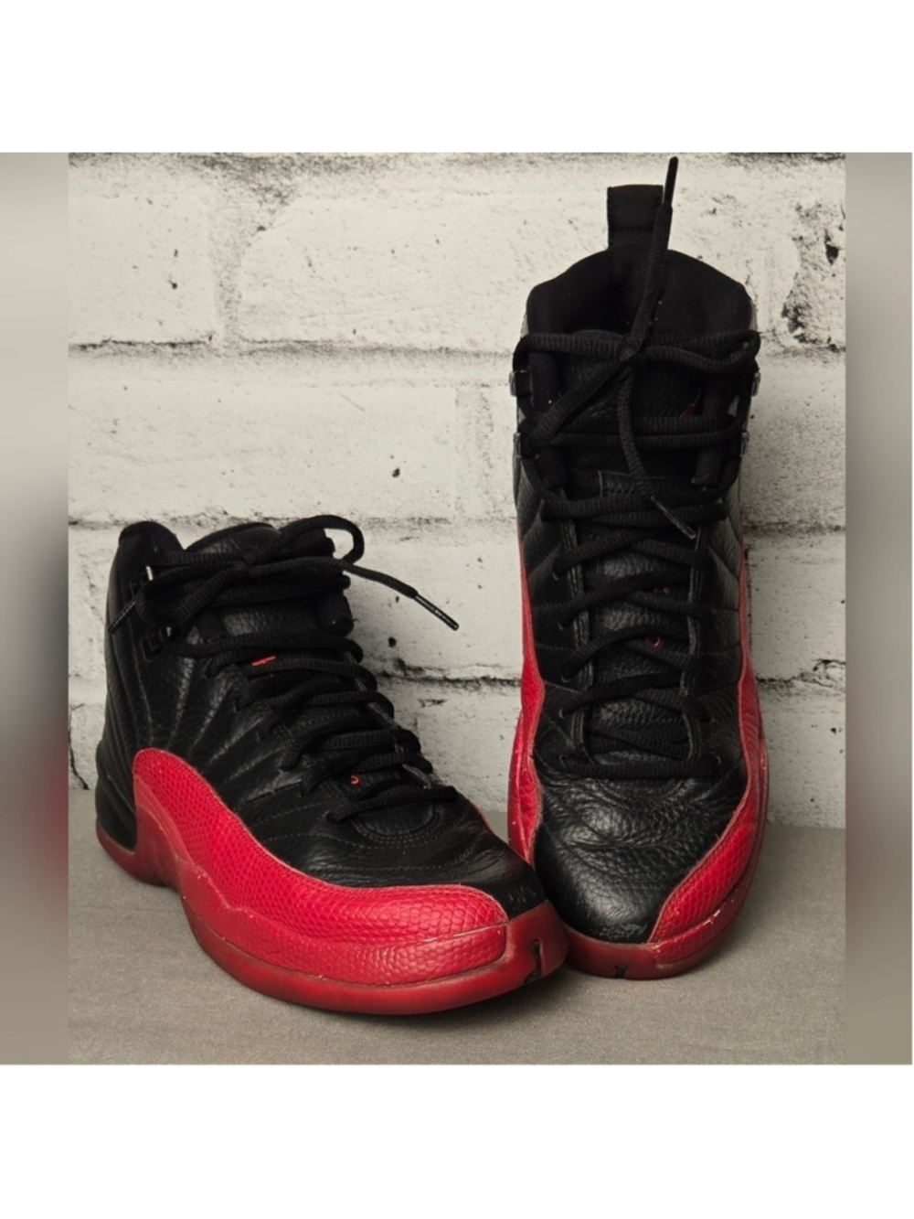 Air Jordan 12 Retro Flu Game 2016 Youth 7Y Womens 8.5 Black Red